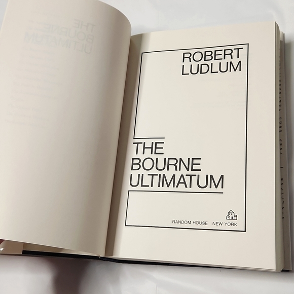 The Bourne Ultimatum by Robert Ludlum - Picture 9 of 10